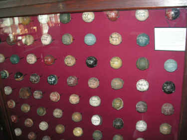 righttop.jpg (190717 bytes)